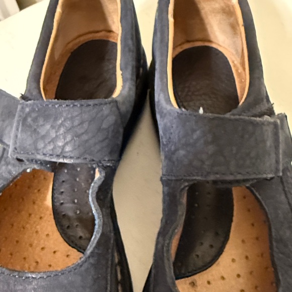 Born Women’s Navy Blue Suede Mary Jane Flats / Size 7 (38) / Very Good Condition - Picture 10 of 10